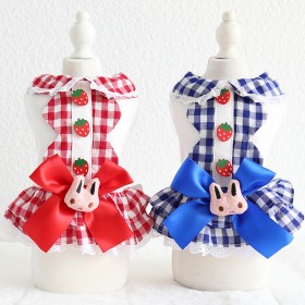 Petstyle spring and summer new strawberry buckle rabbit rabbit skirt big bow dress dog clothes cat