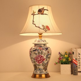 Chinese retro high-end ceramic table lamp living room atmosphere home study wedding room bedroom bedside table lamp