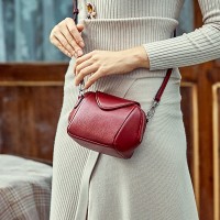Spring and summer new female bag leather clutch bag Korean version of the first layer of leather shoulder bag messenger bag female shell bag
