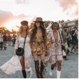 Summer new bohemian print dress with large cuffs and V-neck smock