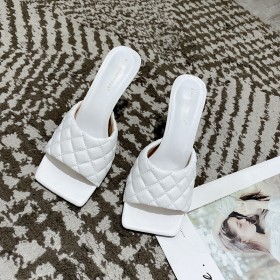 Spring and summer catwalk rhombic bread design fashion sandals simple square head high-heeled slippers 979-5