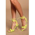 The new spring street shooting fluorescent green ankle straps knotted fairy pointed catwalk female sandals 41 yards